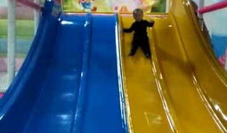 滑滑梯视频,欢乐时光的精彩瞬间