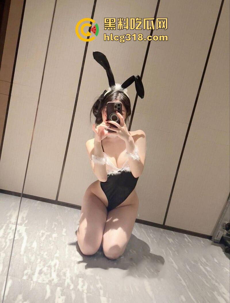 抖音极品网红【mini蛋儿】付费视频曝光，顶级性感尤物，巨乳翘臀热辣骚舞，蛇蝎腰扭得勾人心魂!-10