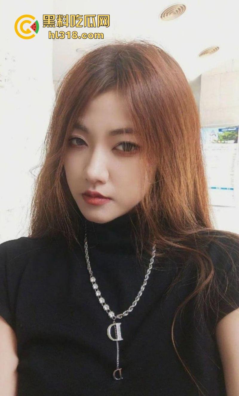 长春某银行职员【郭琳琳】表面端庄干练的金融白领，为拉业绩甘愿献出肉体，40cm超长道具完全塞入菊花！-3