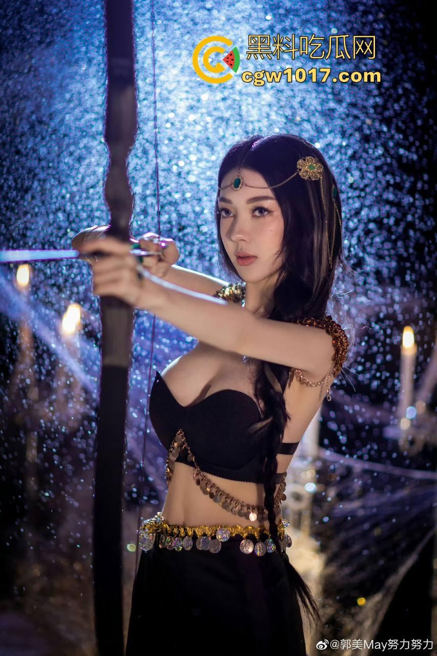 红十字会品牌代言人，网红鼻祖郭美美又提大玩具莱斯莱斯啦，两次入狱又一次次的卷土重来，这看来手上有很多人把柄嘛！-8