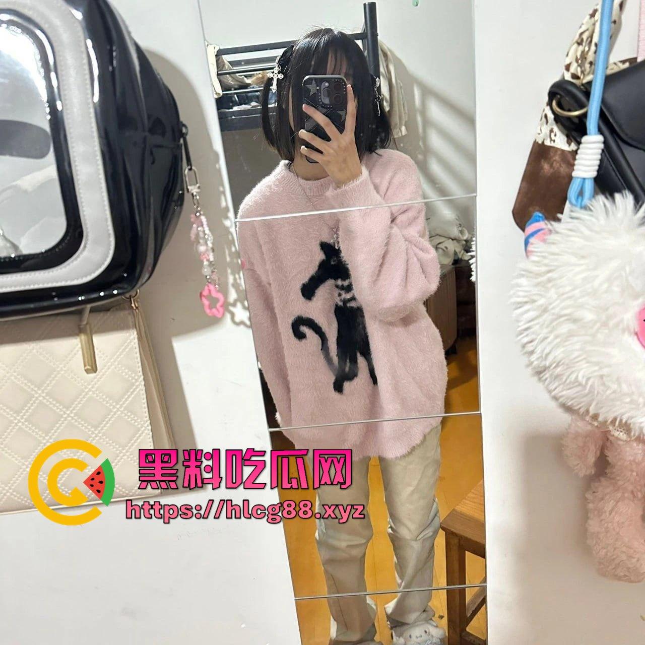 南宁地雷系女萝莉『雪代巴』纯情嫩娃变浪货,被金主老爹捅得嗲穴狂吼,小学妹嗲声淫吼震碎舔狗三观!-3