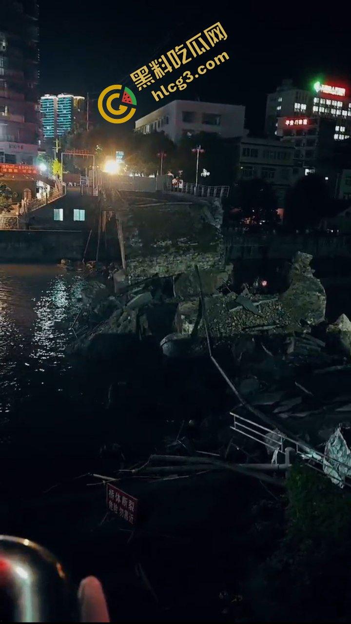 大桥崩塌现场！贵州三穗县龙庭大桥塌陷 及时封桥 无人伤亡-4