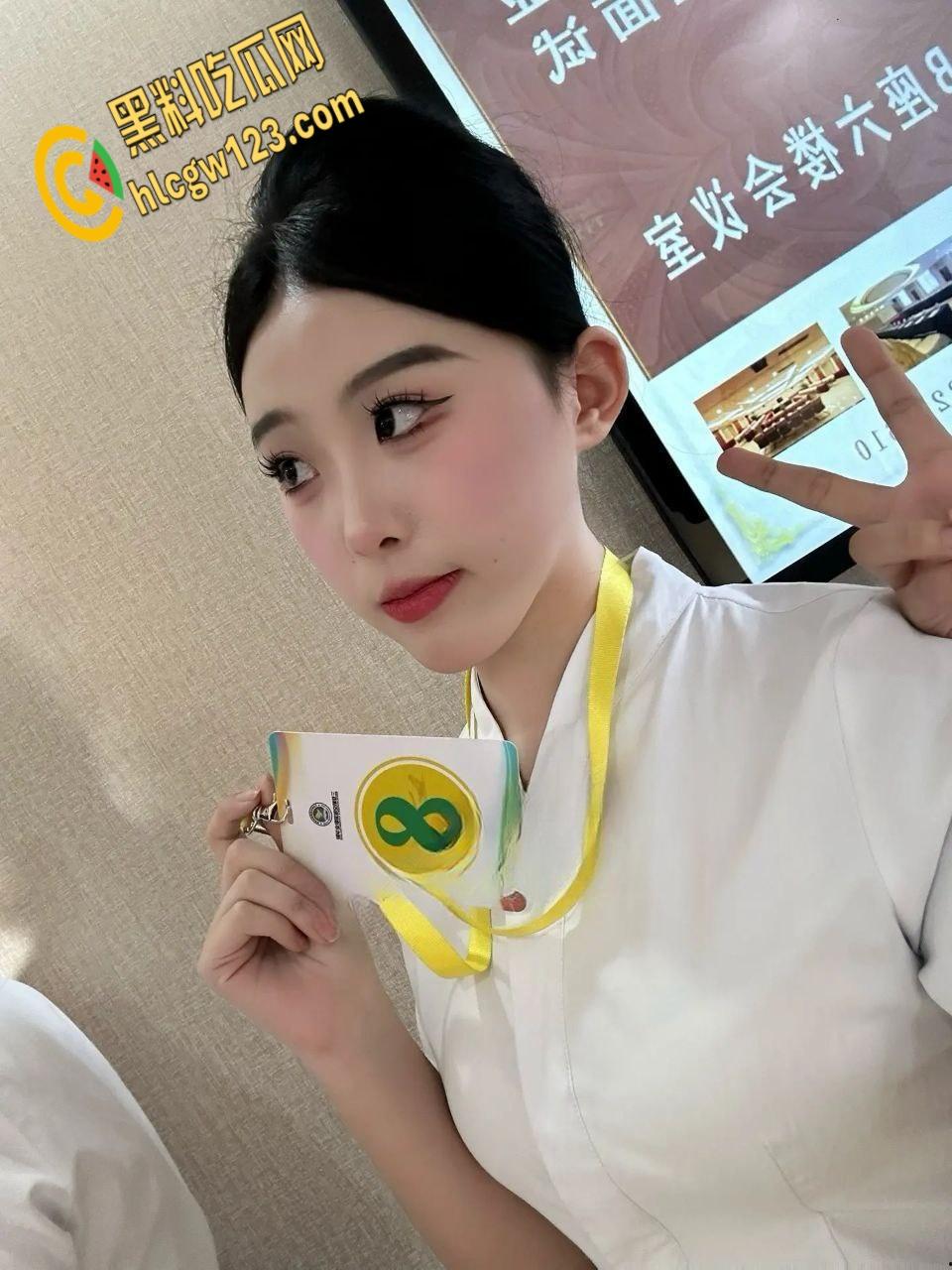 广州民航嫩妹【贾明爽】，清纯校花变金主玩物，娇喘淫叫还说爸爸内射我 ！-6