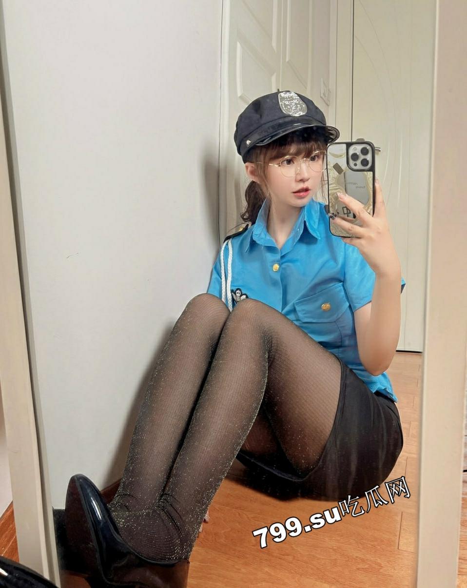 微密圈网红 张思允 百万粉丝颜值博主 女仆 制服大尺度 极品骚鸡遮不住的风骚诱惑-75